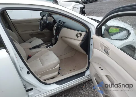 2011 Suzuki Kizashi Se z USA, uszkodzony, nr VIN JS2RF9A36B6110303